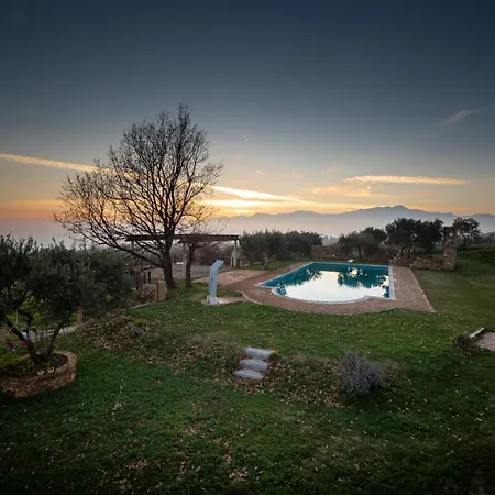 Masseria Fonte Di Maroglio 카스트로빌라리